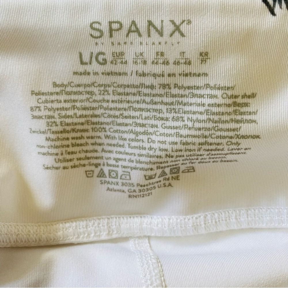 Spanx Get Moving Double Layer Shapewear White Athletic Shorts Size Large - Picture 7 of 7